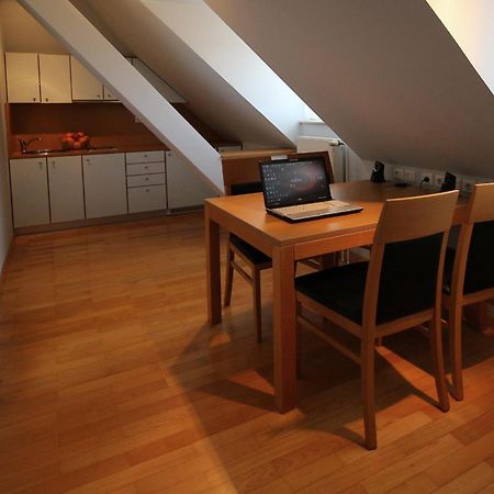 Apartments Villa Boltez Kranj Pokoj fotografie