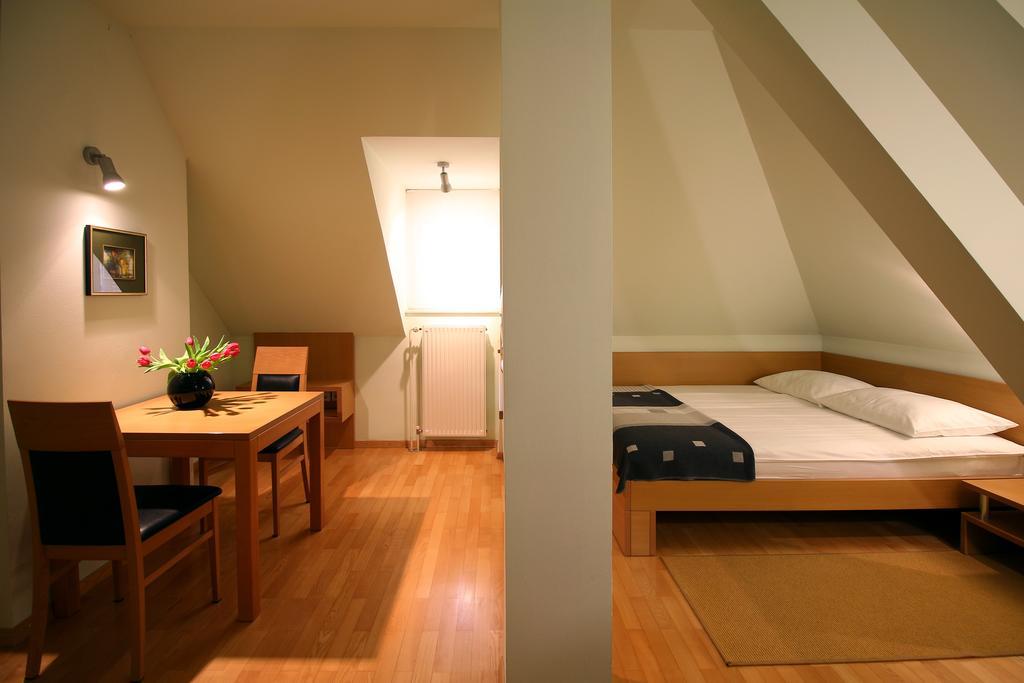 Apartments Villa Boltez Kranj Pokoj fotografie