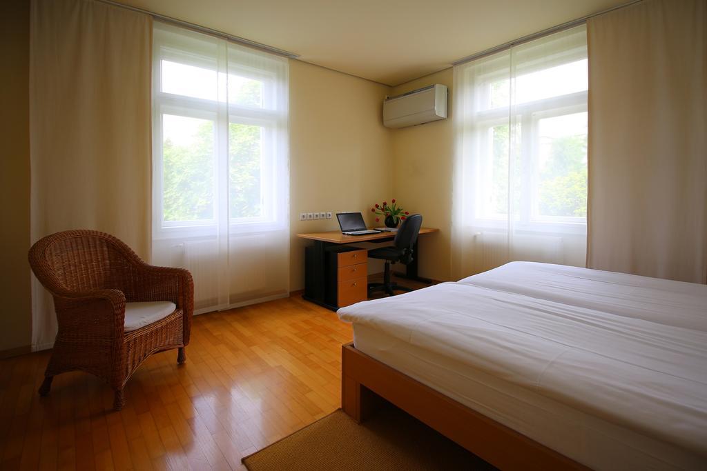 Apartments Villa Boltez Kranj Pokoj fotografie