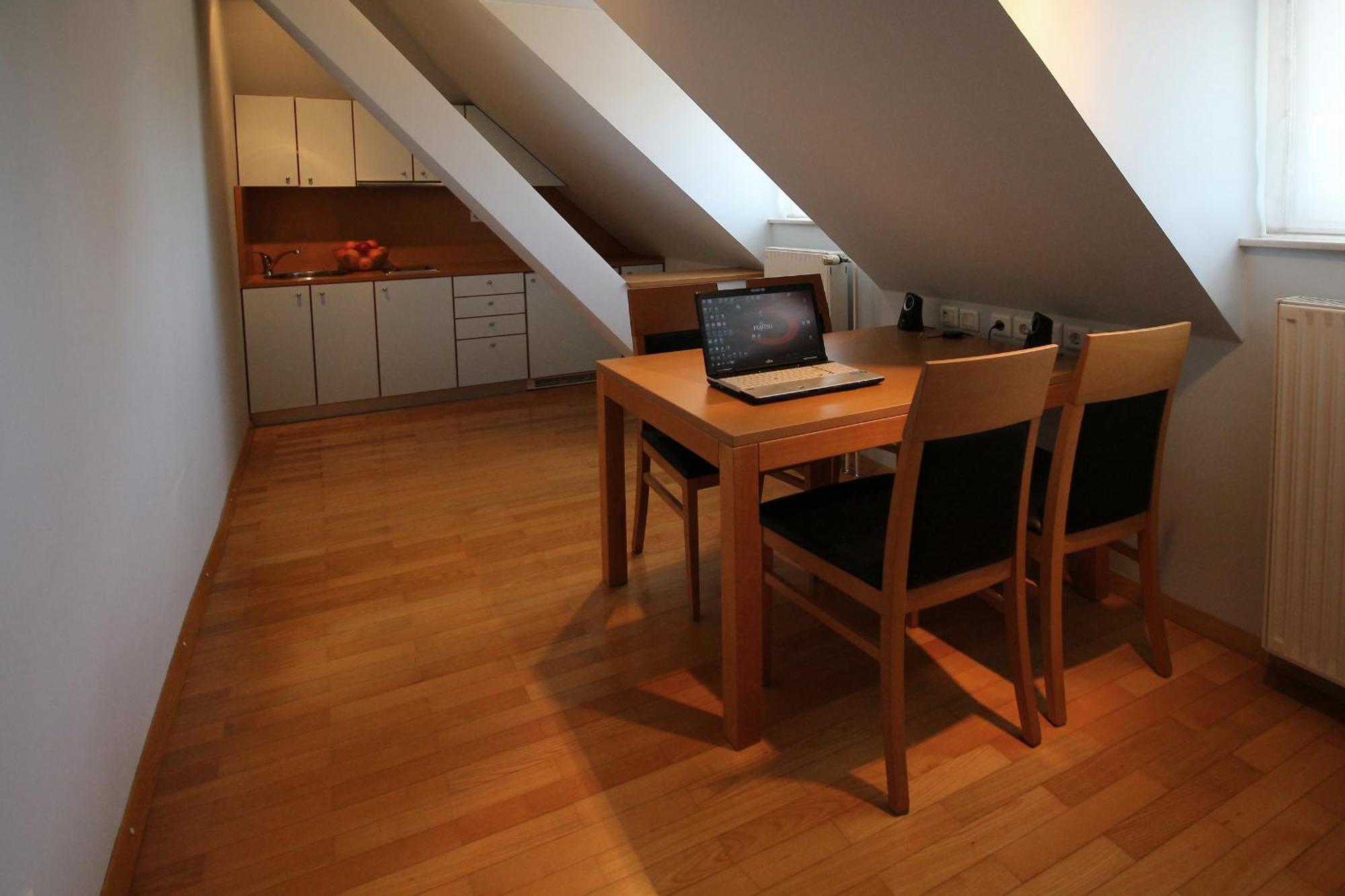 Apartments Villa Boltez Kranj Pokoj fotografie